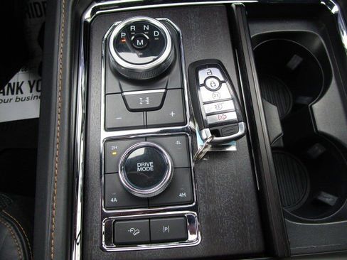 Used 2022 Ford Expedition Max Platinum AWD/4WD image 23
