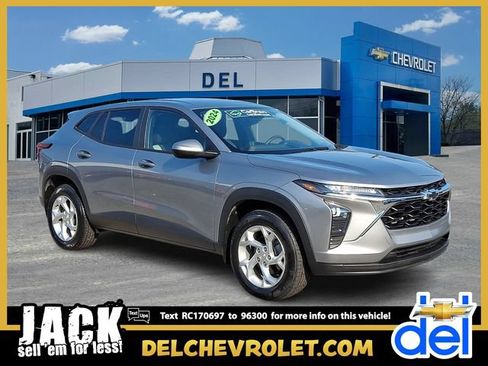 Used 2024 Chevrolet Trax LS w/ LS Convenience Package FWD image 1