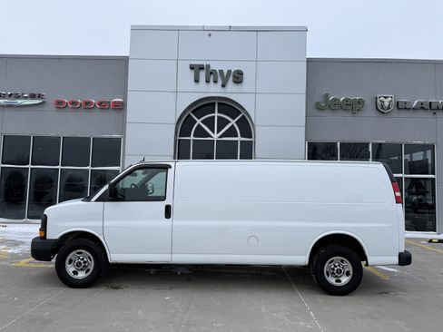 Used 2015 GMC Savana 2500 Extended image 24