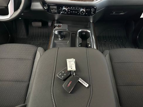 New 2026 GMC Sierra 1500 Elevation image 21