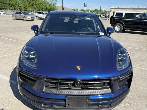 Used 2025 Porsche Macan image 2