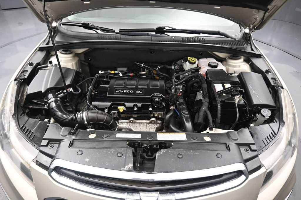 Used 2016 Chevrolet Cruze LT w/ Enhanced Safety Package FWD image 44