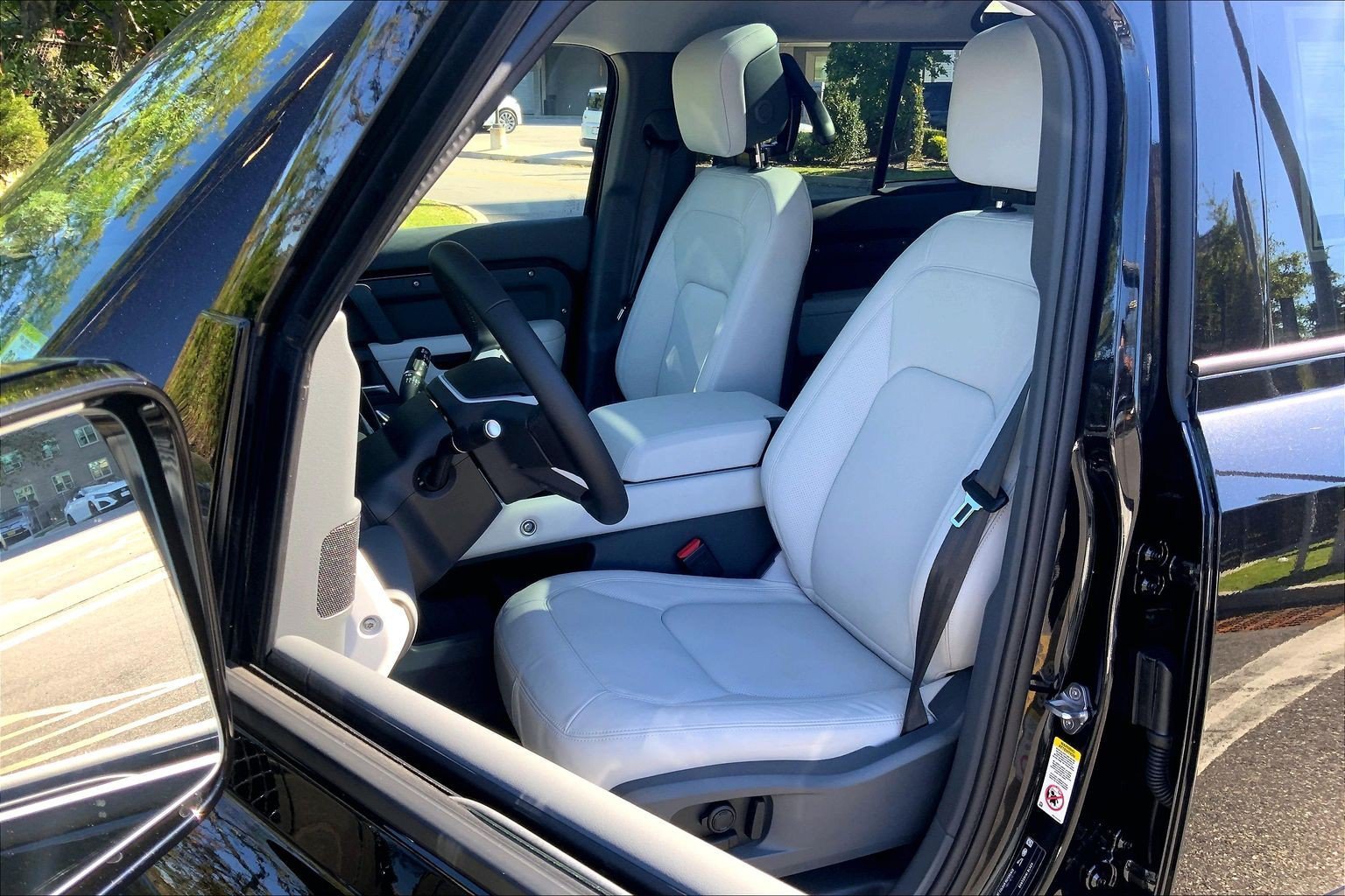 New 2026 Land Rover Defender 110 S AWD/4WD image 9