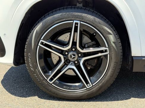 Used 2024 Mercedes-Benz GLS 450 4MATIC image 16