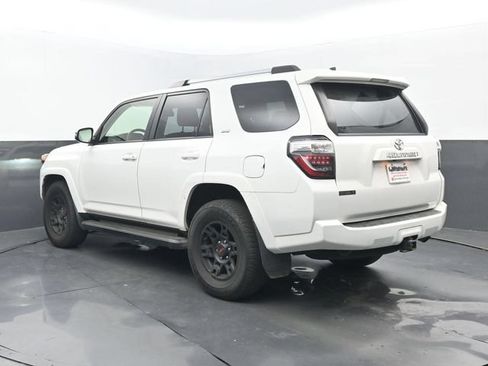 Used 2021 Toyota 4Runner SR5 Premium w/ Moonroof Package RWD image 3
