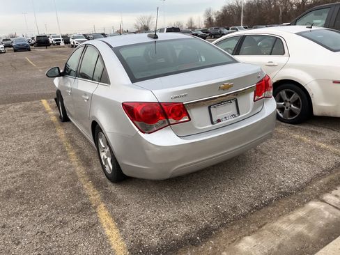 Used 2016 Chevrolet Cruze LT image 9