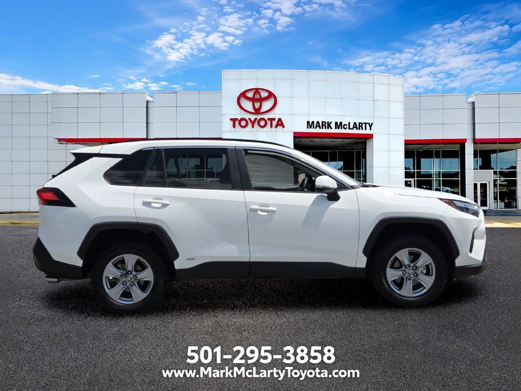 Used 2025 Toyota RAV4 XLE AWD/4WD image 6