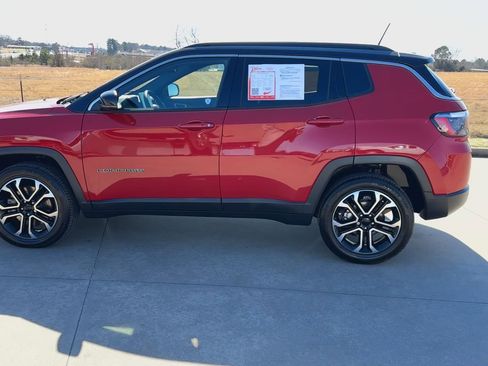 Used 2023 Jeep Compass Limited image 6