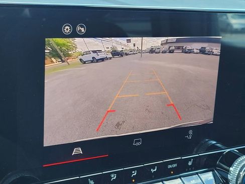 New 2026 GMC Canyon Elevation w/ Convenience Package image 17