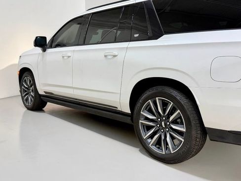 Used 2024 Cadillac Escalade ESV Sport w/ Touring Package AWD/4WD image 20