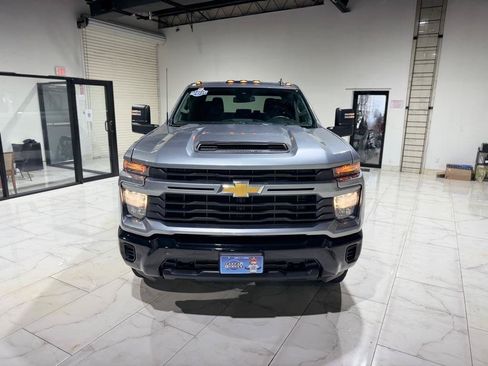 Used 2024 Chevrolet Silverado 2500 Custom w/ Custom Value Package AWD/4WD image 2