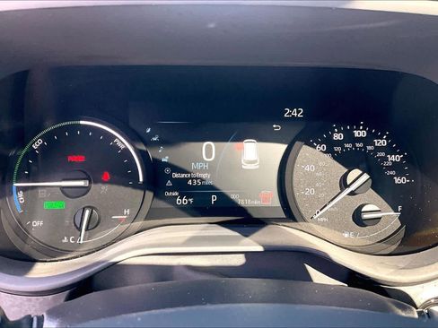 Used 2025 Toyota Sienna XLE w/ XLE Plus Package image 25