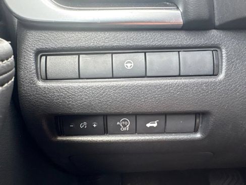 Used 2023 Nissan Rogue SV w/ SV Premium B Package FWD image 14