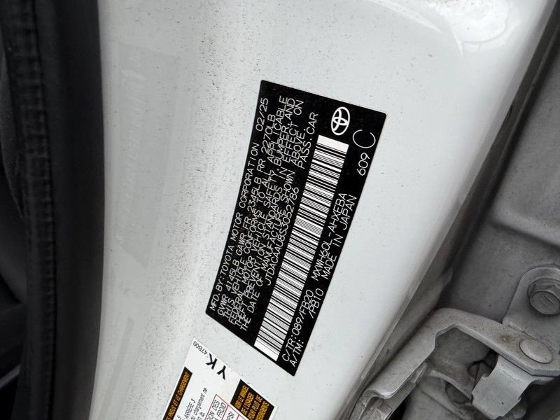 Used 2025 Toyota Prius LE FWD image 20