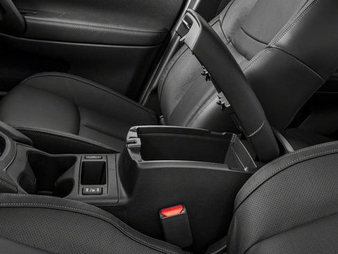 Used 2017 Nissan Rogue Sport SL w/ SL Premium Package FWD image 17
