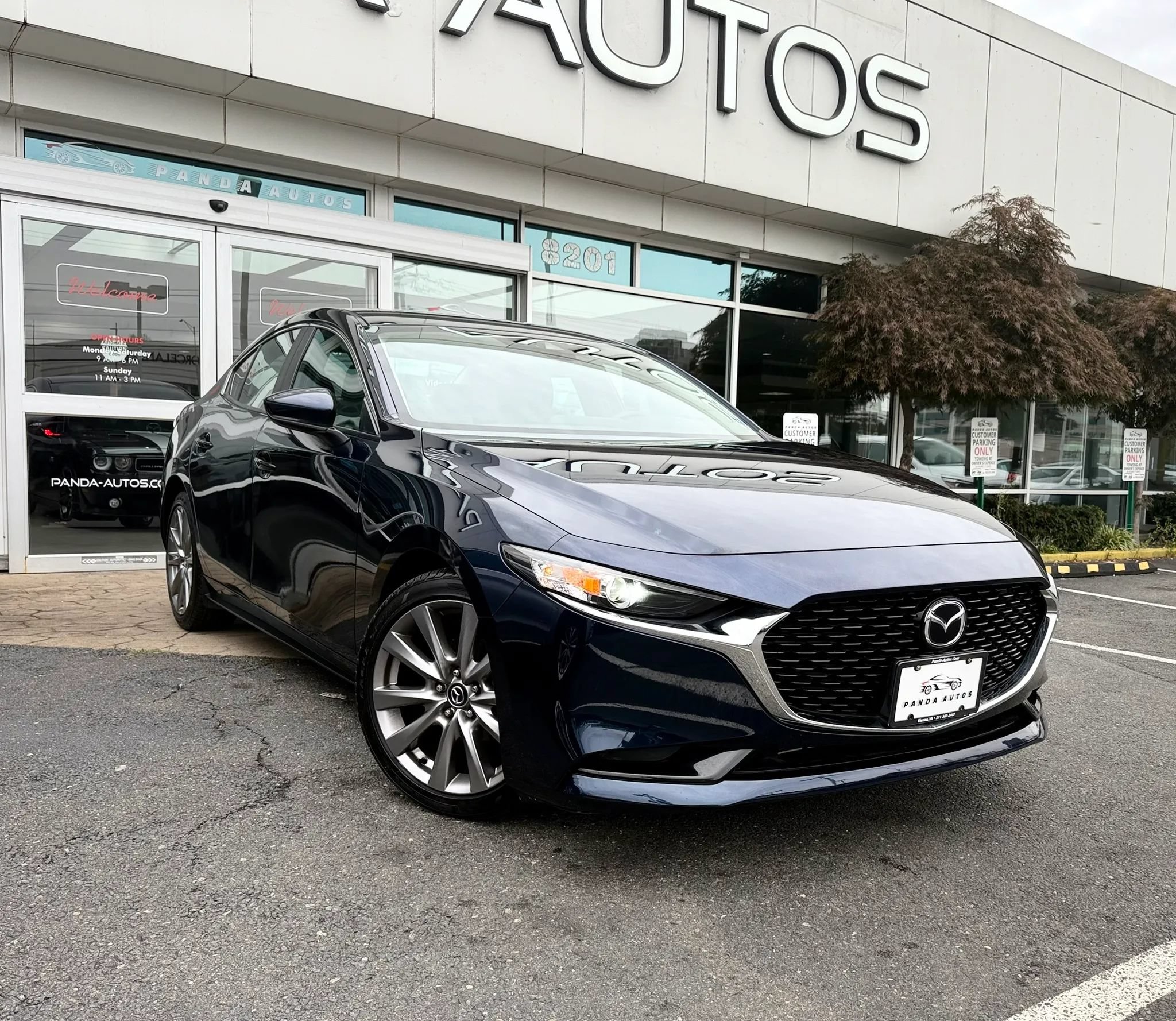Used 2019 MAZDA MAZDA3 Sedan w/ Preferred Package FWD image 1