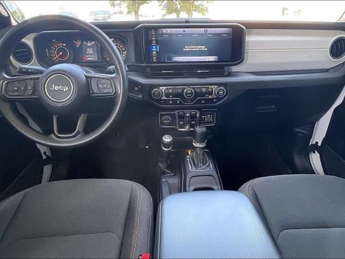 Used 2025 Jeep Gladiator Sport AWD/4WD image 7