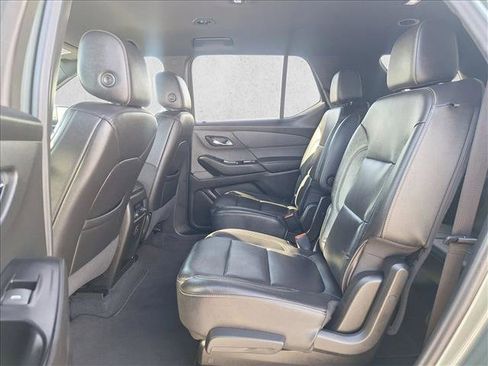 Used 2023 Chevrolet Traverse LT image 15
