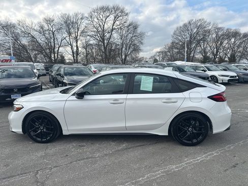 Used 2025 Honda Civic Sport image 2