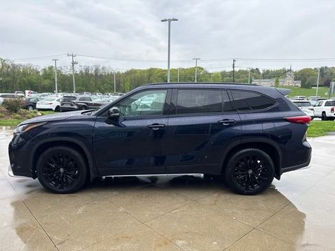 Used 2023 Toyota Highlander XSE AWD/4WD image 3