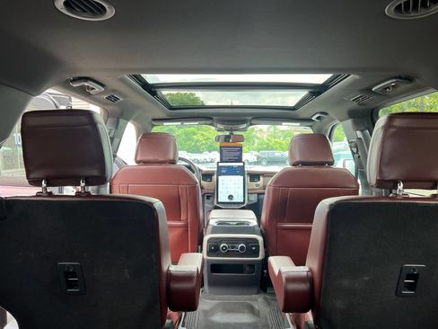 Used 2024 Ford Expedition Limited AWD/4WD image 13