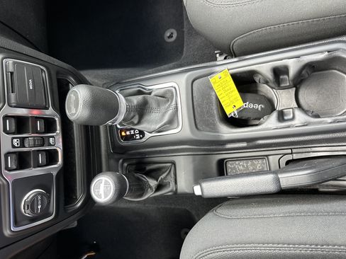 Used 2021 Jeep Wrangler Unlimited Sport AWD/4WD image 23