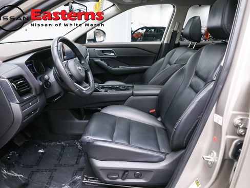 Used 2021 Nissan Rogue SL AWD/4WD image 14