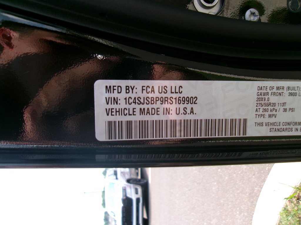 Used 2024 Jeep Wagoneer L Series II AWD/4WD image 19