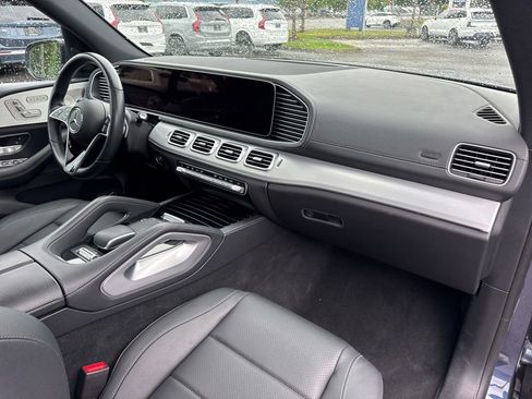 Used 2025 Mercedes-Benz GLS 450 4MATIC image 20