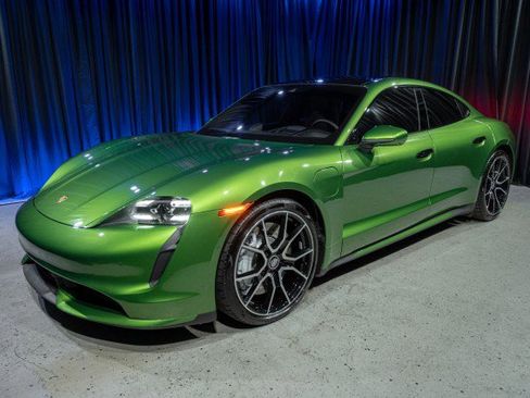 Used 2023 Porsche Taycan image 1