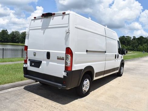 Used 2021 RAM ProMaster 2500 w/ Convenience Group FWD image 4