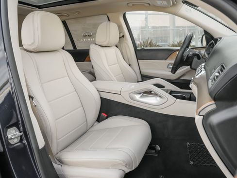 Used 2021 Mercedes-Benz GLS 450 4MATIC image 40