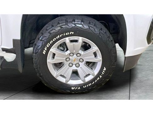 Used 2022 Chevrolet Colorado LT image 19