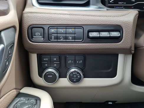 Used 2023 GMC Yukon Denali AWD/4WD image 27