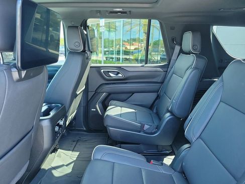 Used 2023 GMC Yukon SLT w/ SLT Premium Package AWD/4WD image 16