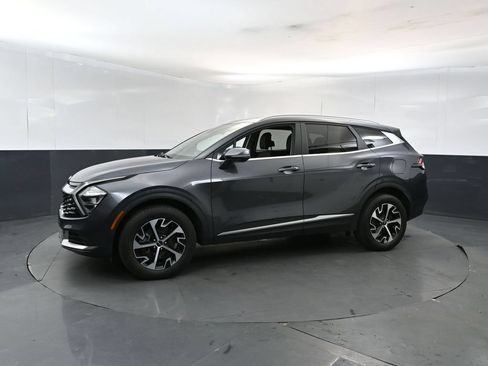 Used 2023 Kia Sportage EX AWD/4WD image 2