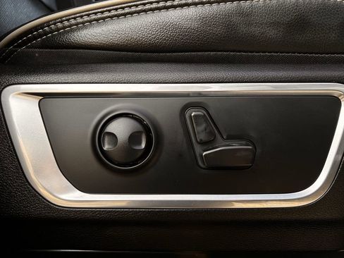 Used 2024 RAM 1500 Laramie image 28