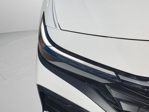 New 2026 Hyundai Elantra Limited image 15