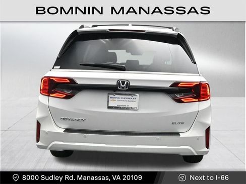 Used 2025 Honda Odyssey Elite image 4
