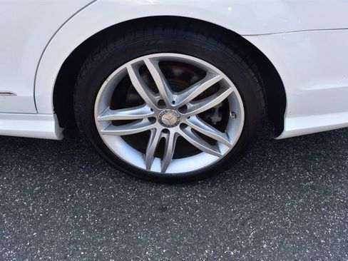 Used 2014 Mercedes-Benz C 300 4MATIC Sedan image 25