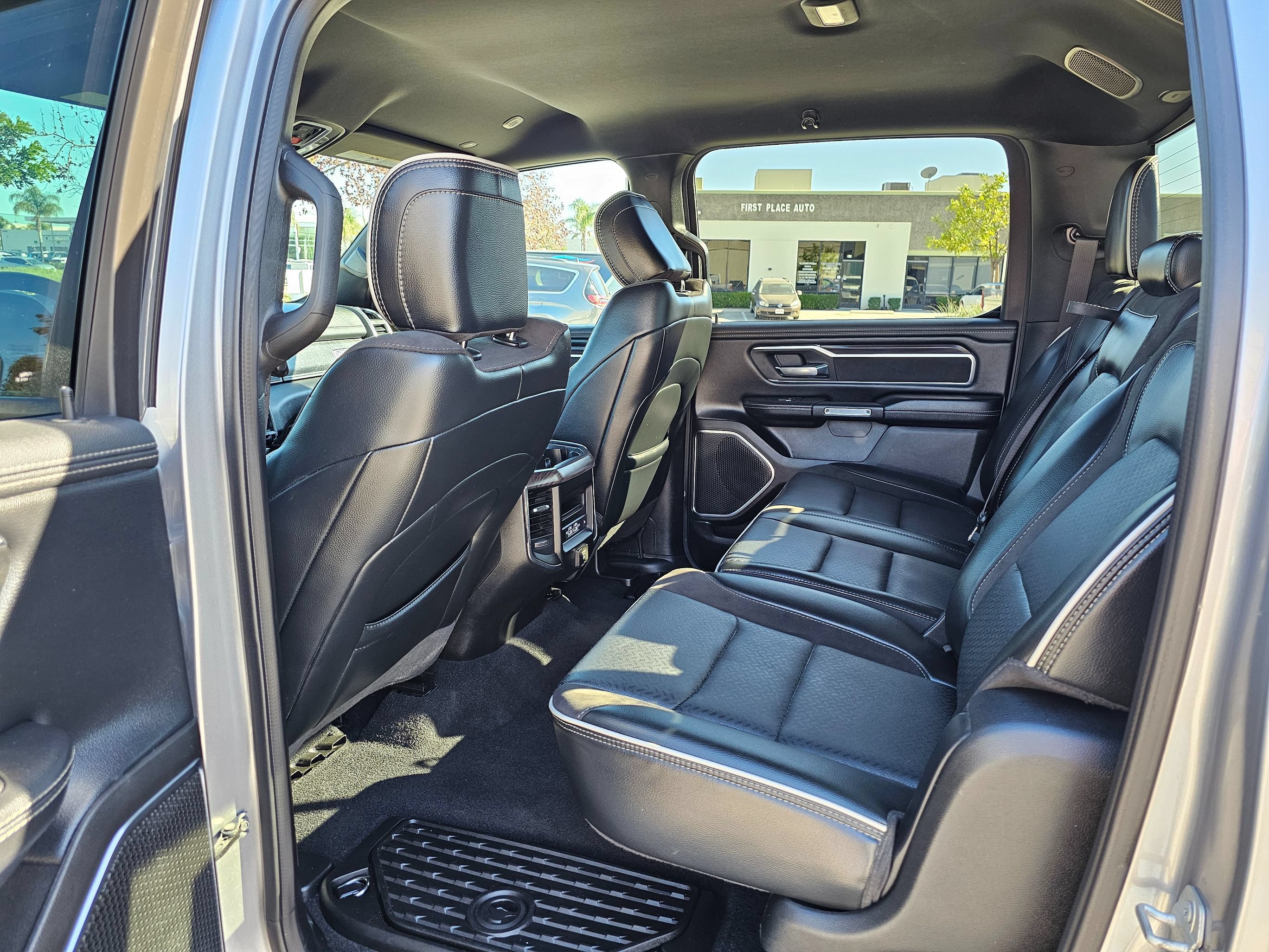 Used 2025 RAM 1500 Laramie AWD/4WD image 19