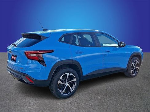 Used 2024 Chevrolet Trax RS w/ Driver Confidence Package image 5