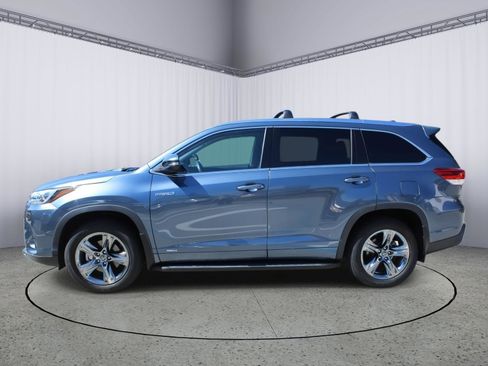 Used 2019 Toyota Highlander Limited Platinum image 4