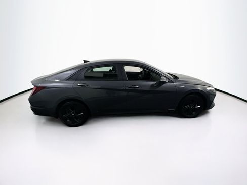 Used 2023 Hyundai Elantra SEL FWD image 4