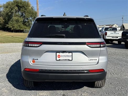 New 2025 Jeep Grand Cherokee Limited w/ Luxury Tech Group II image 20