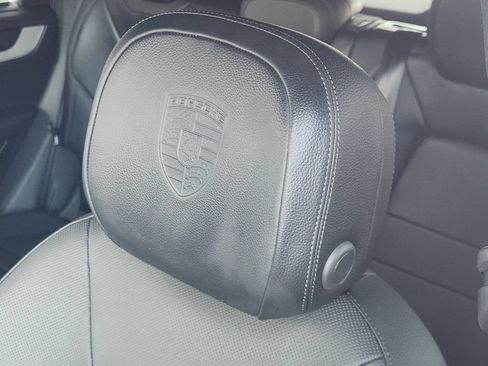Used 2024 Porsche Cayenne AWD/4WD image 24