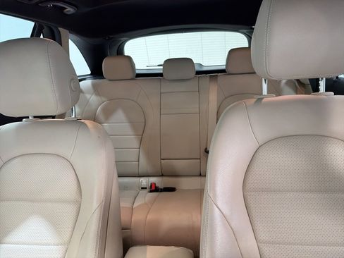 Used 2021 Mercedes-Benz GLC 300 4MATIC image 21