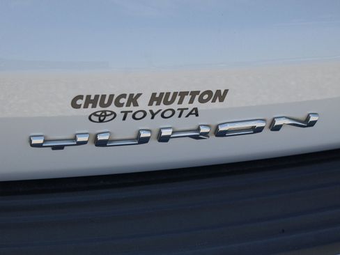 Used 2022 GMC Yukon XL Denali RWD image 21