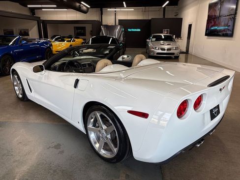 Used 2006 Chevrolet Corvette Coupe w/ Preferred Equipment Group RWD image 7