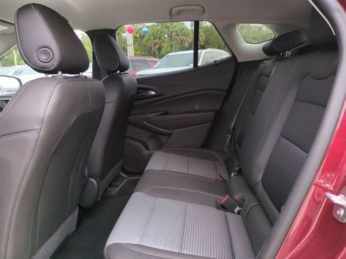 Certified 2025 Chevrolet Trax LT image 15